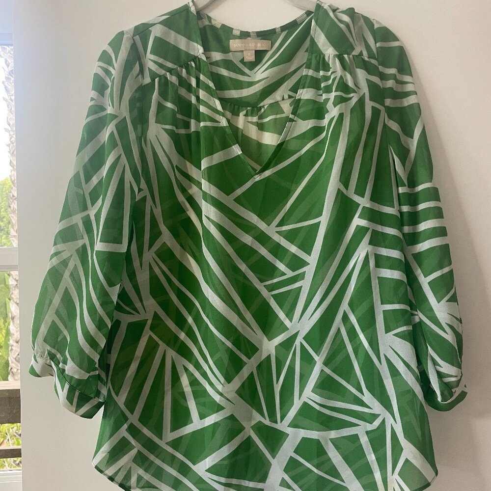 Banana Republic Merry Green Graphic Top with V-Neck, Size Small